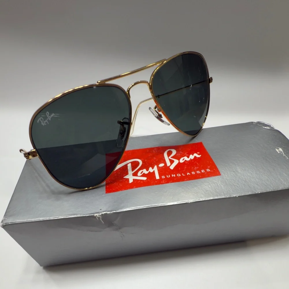Ray-Ban Kids Aviator Sunglasses NWOT w/ Case Gold Green